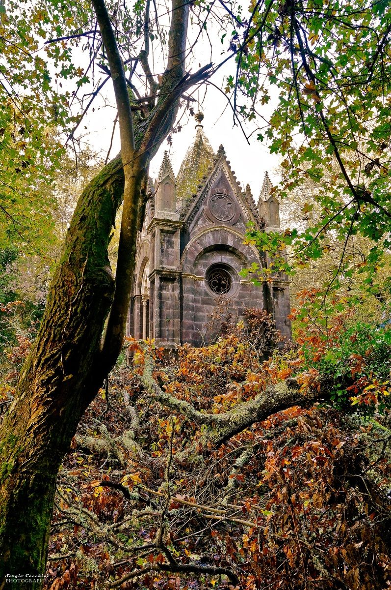 the tomb of Marquis Cahen