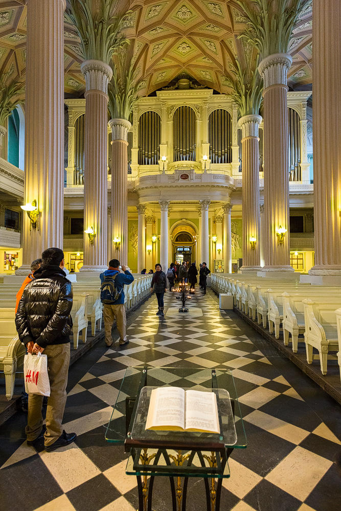 All'interno della Chiesa di San Nicola