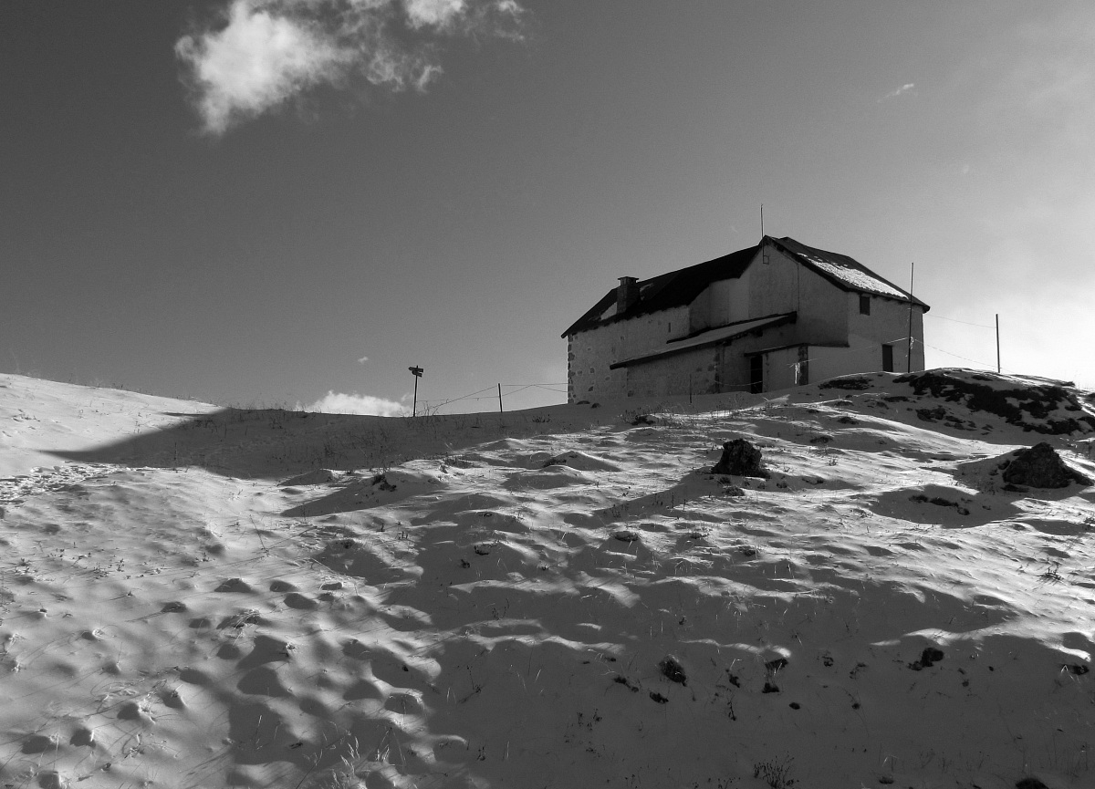 Ex -Rifugio Battisti     -   Val Taleggio