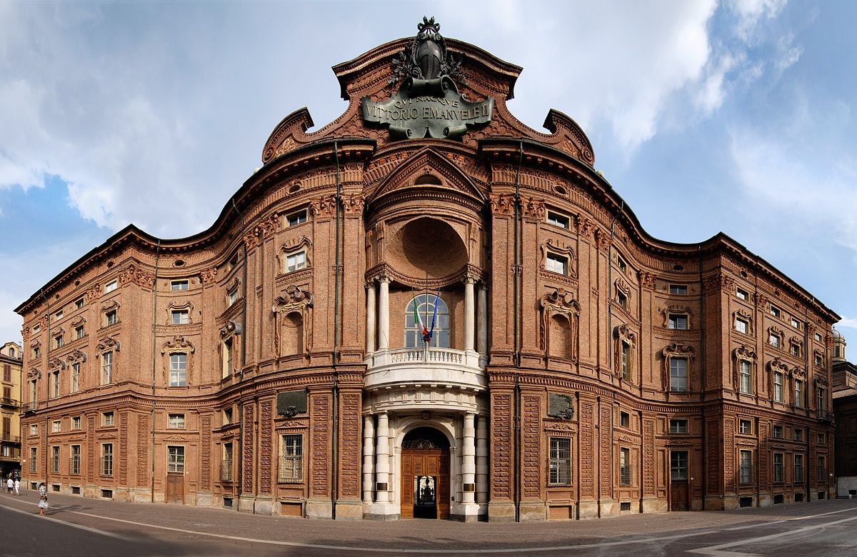 And if Palazzo Carignano was on the corner?