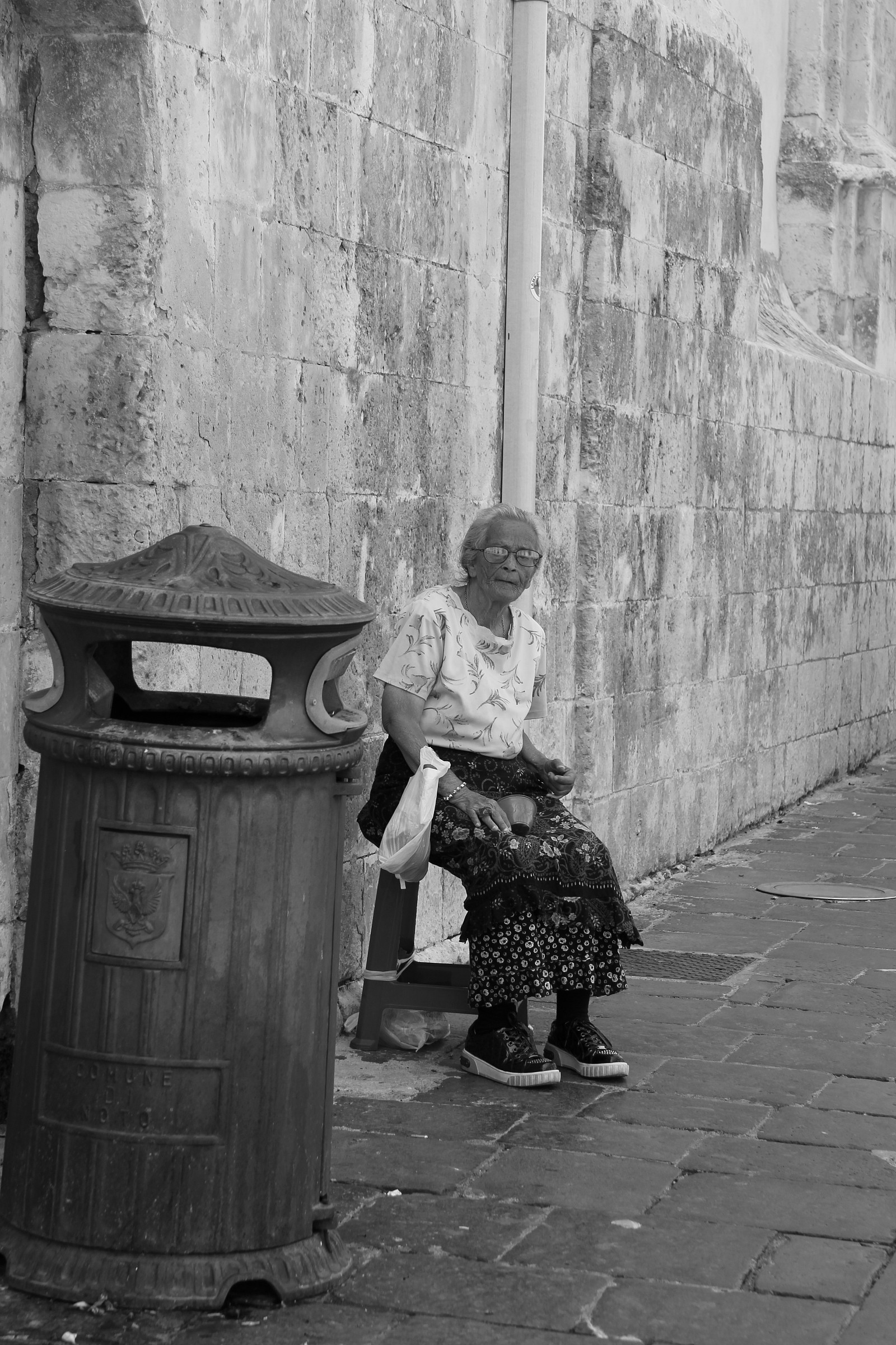 qualche spicciolo per una benedizione