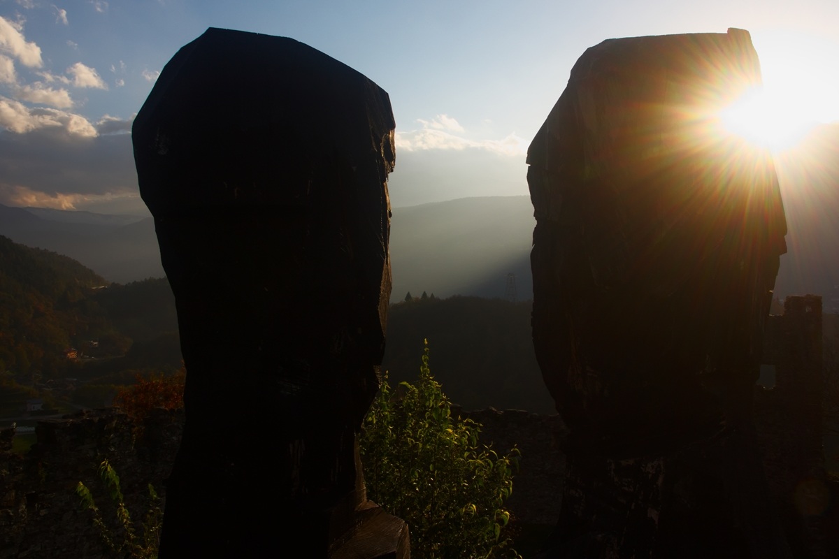 Among the "Colossus" by Klaus Prior - Pergine Cast...