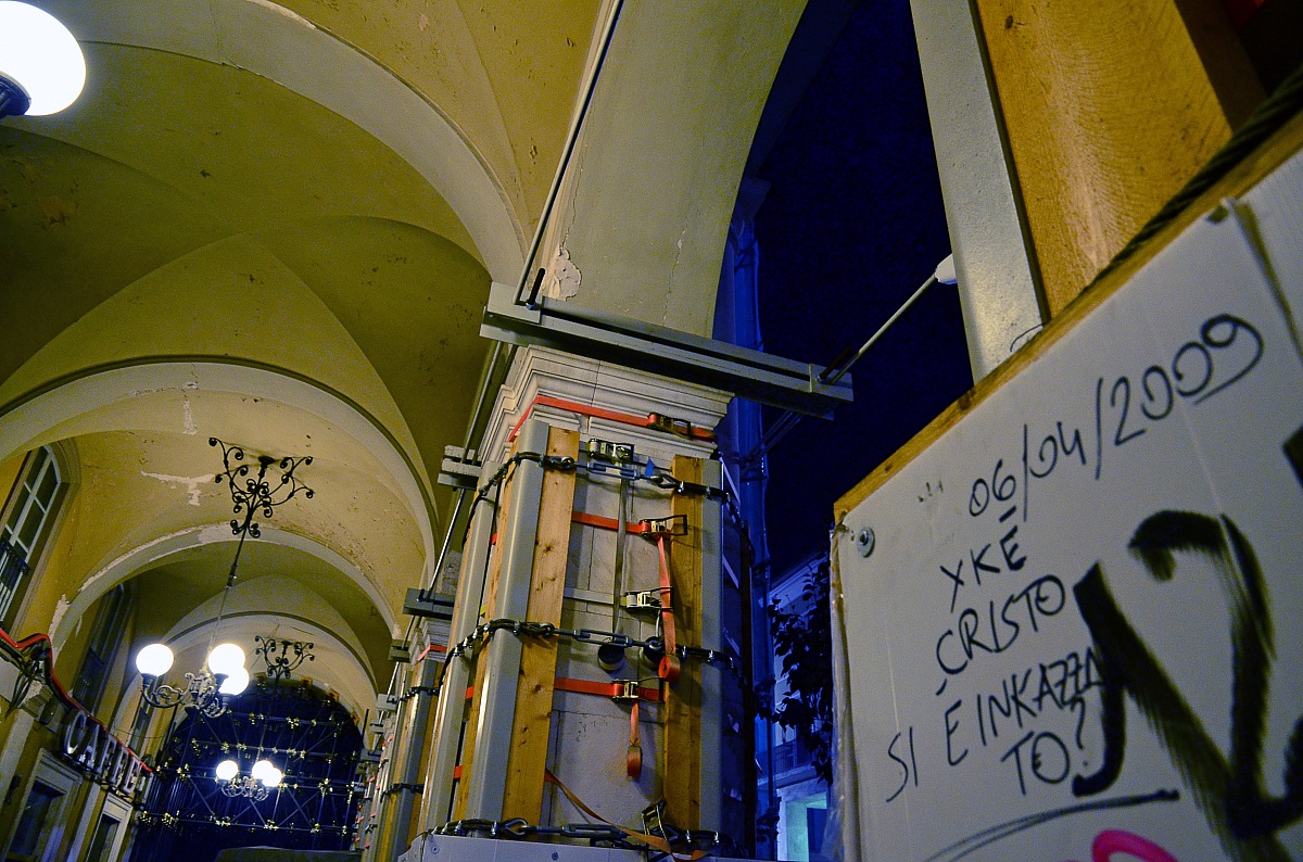 The title is in the picture ....