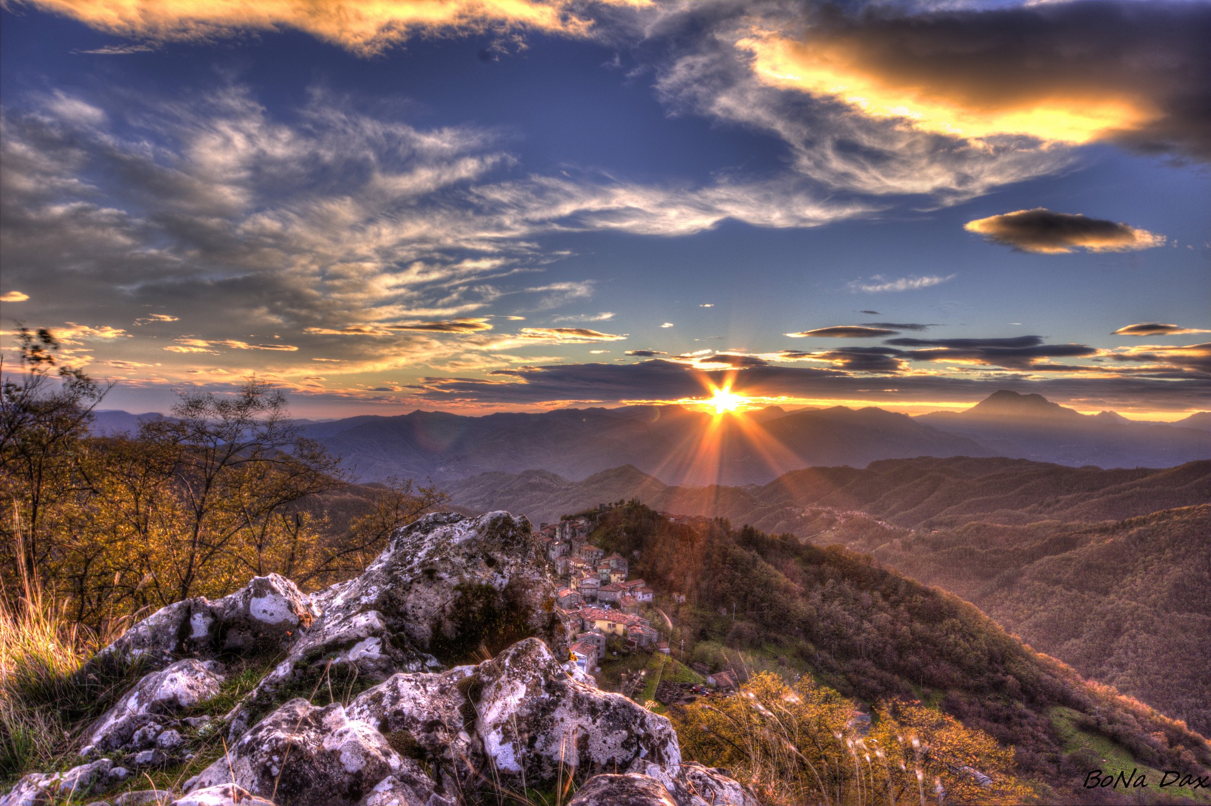 Soft sunset on Montefegatesi