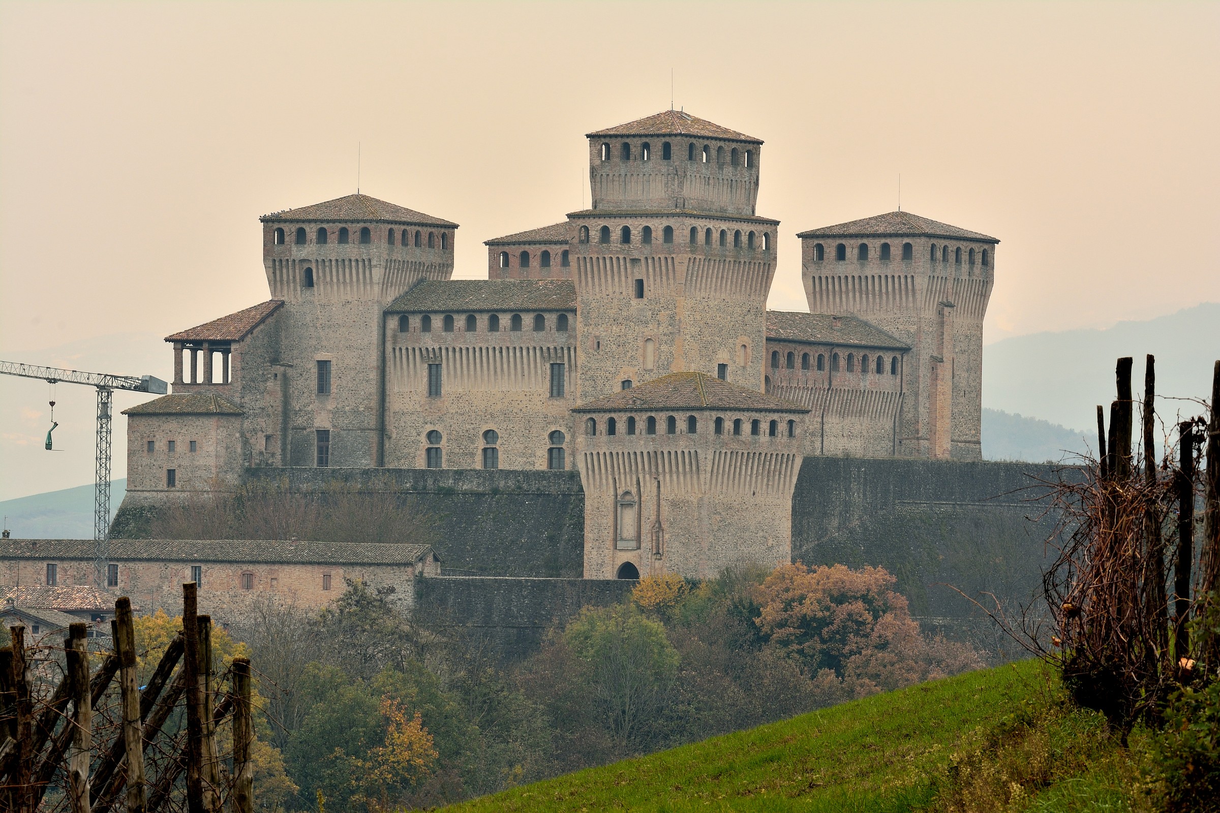 Castello di Torrechiara dal vigneto