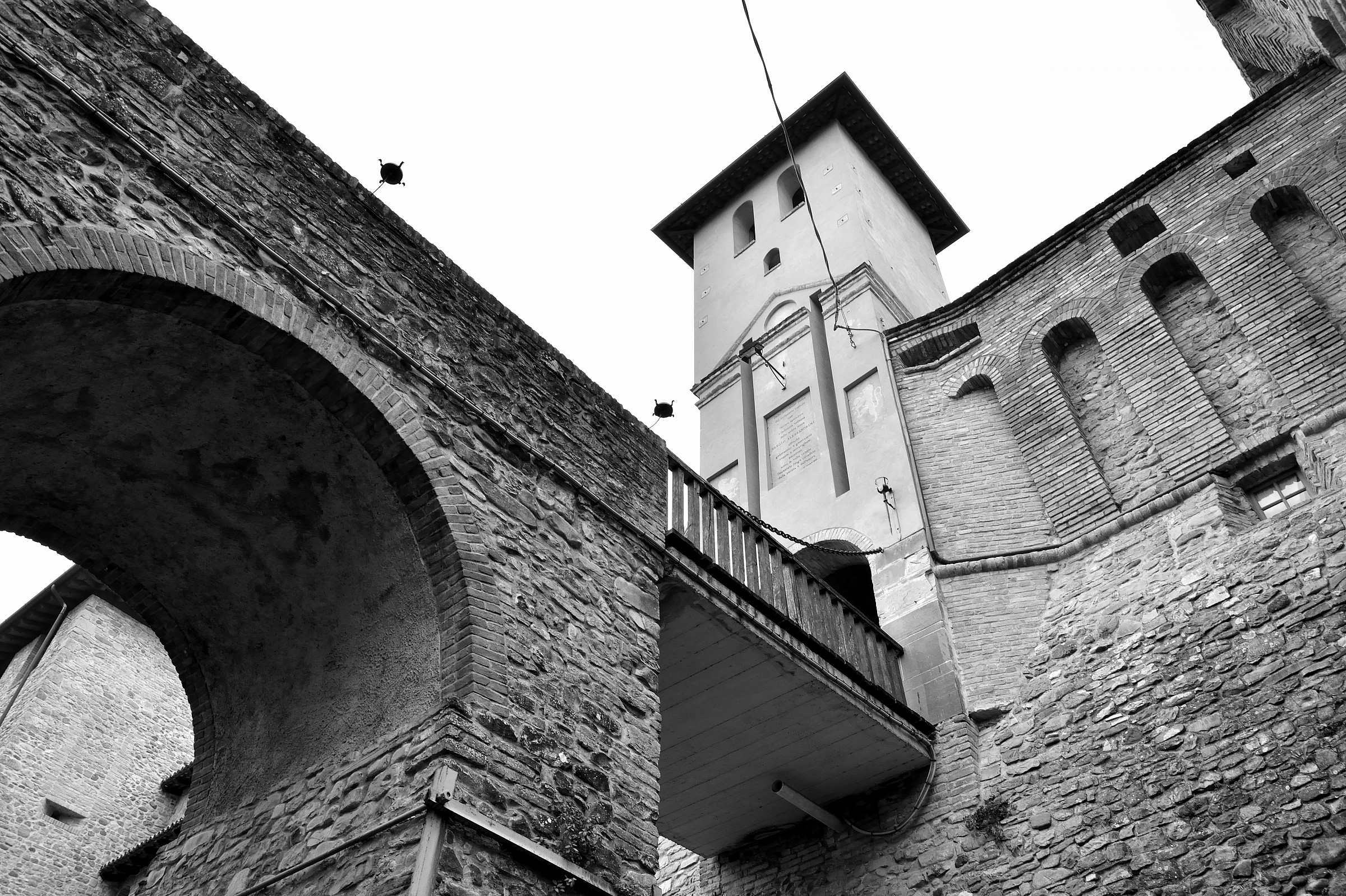 Under the drawbridge of the castle of Feline