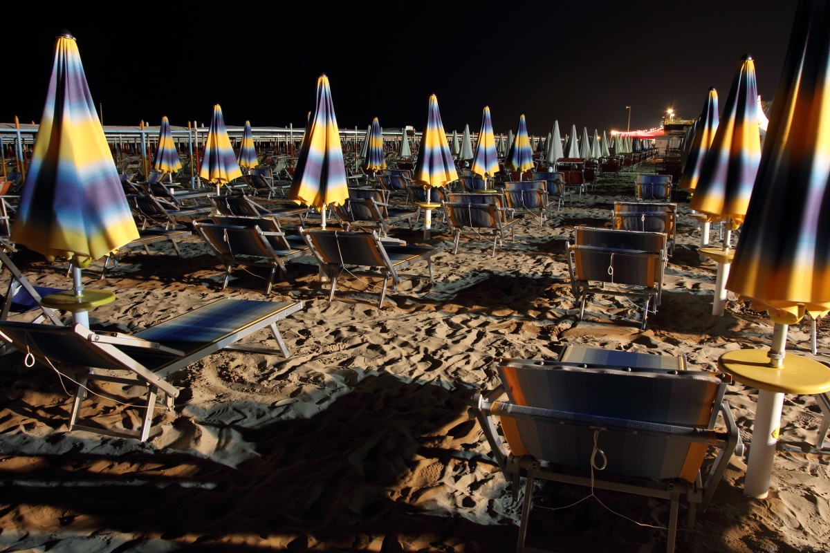 spiaggia in notturna