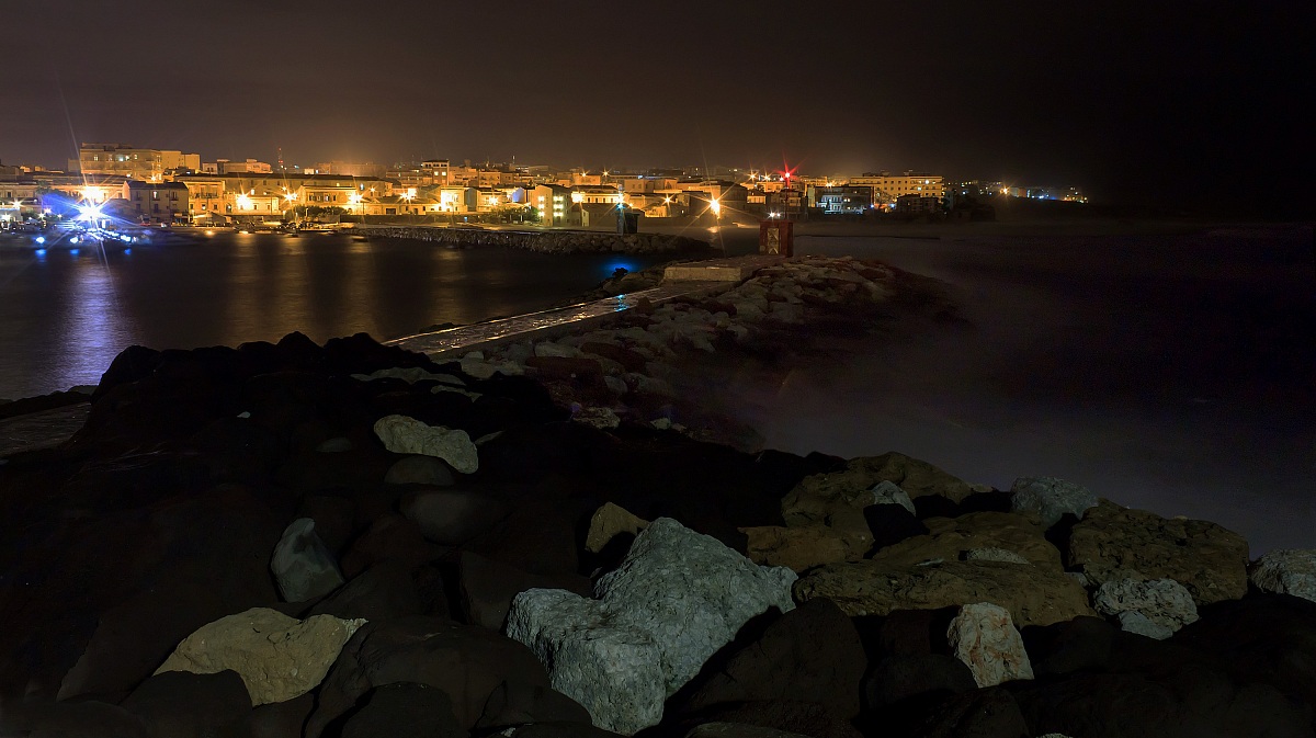 Syracuse at night ...