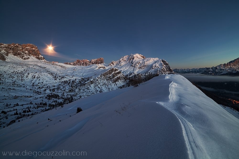 Blue hour & full moon