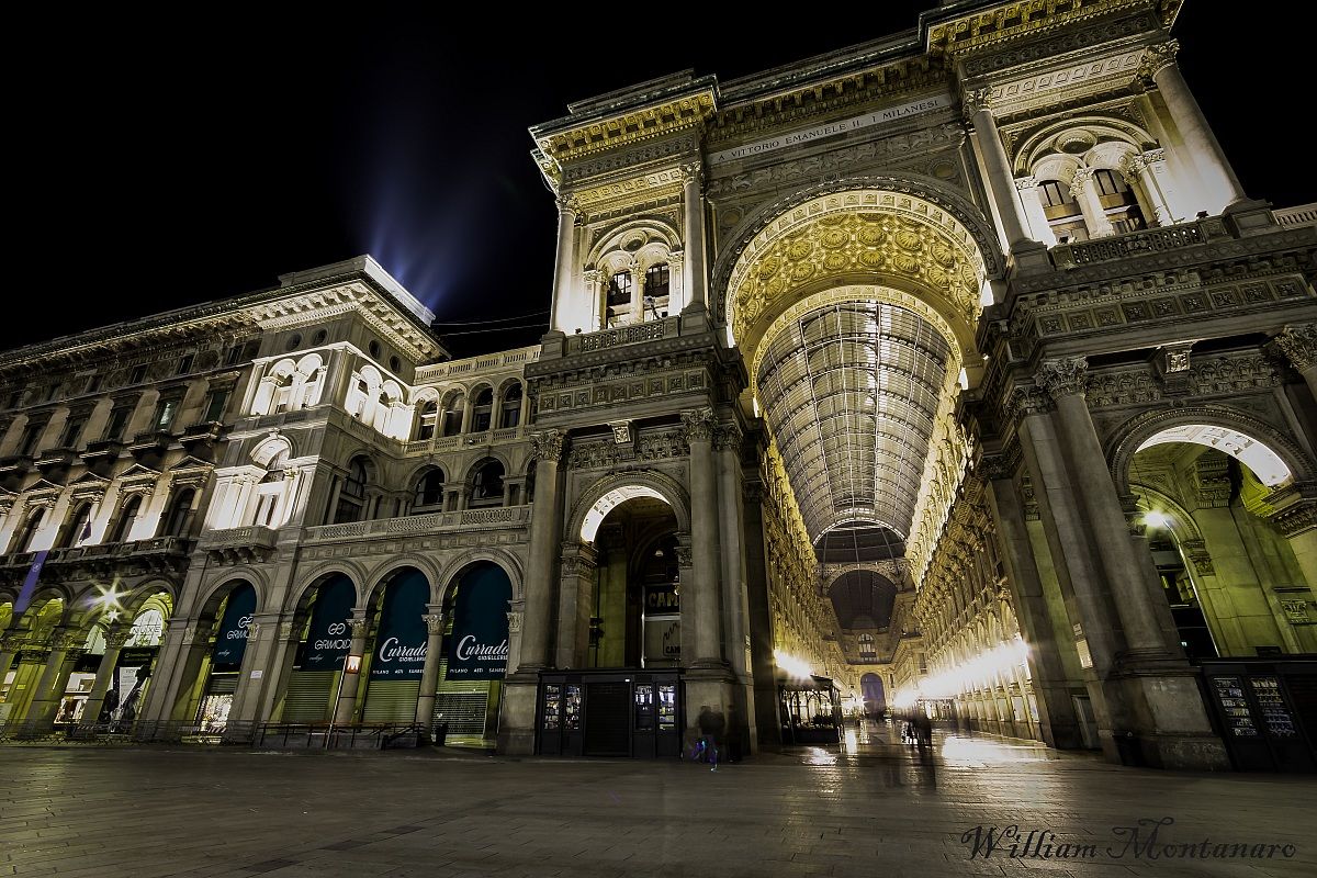 Milano di notte si svuota... e viene fuori il bello...