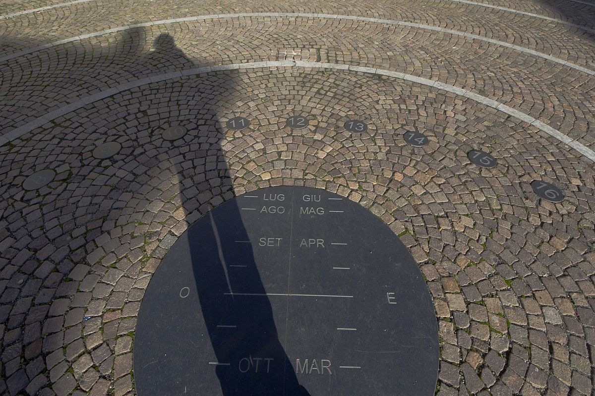 Berbenno square sundial in Valtellina