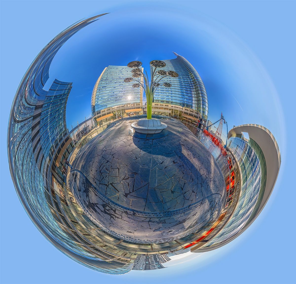 Milano, Piazza Gae Aulenti ... visione Polare!