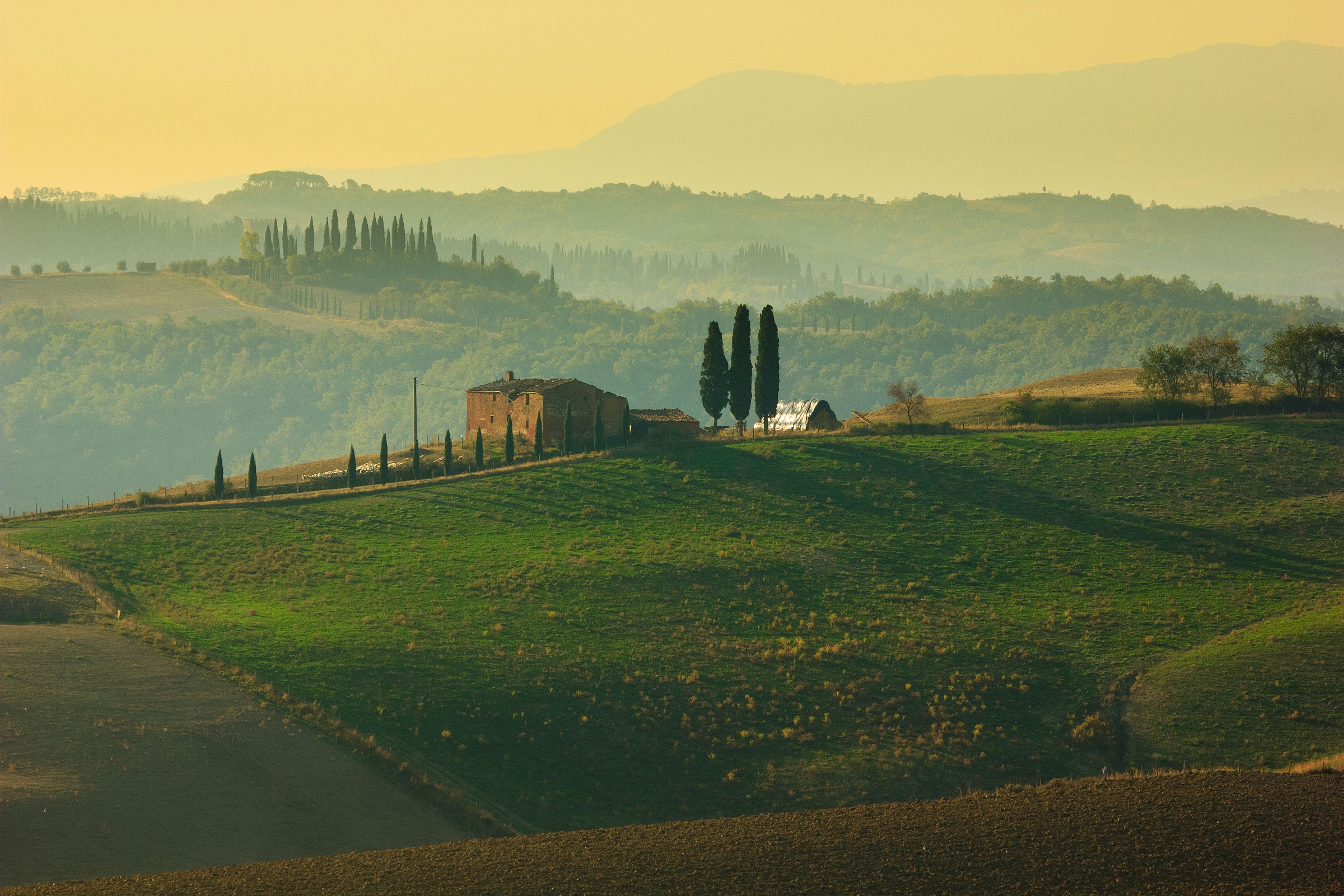 Alba nelle crete senesi