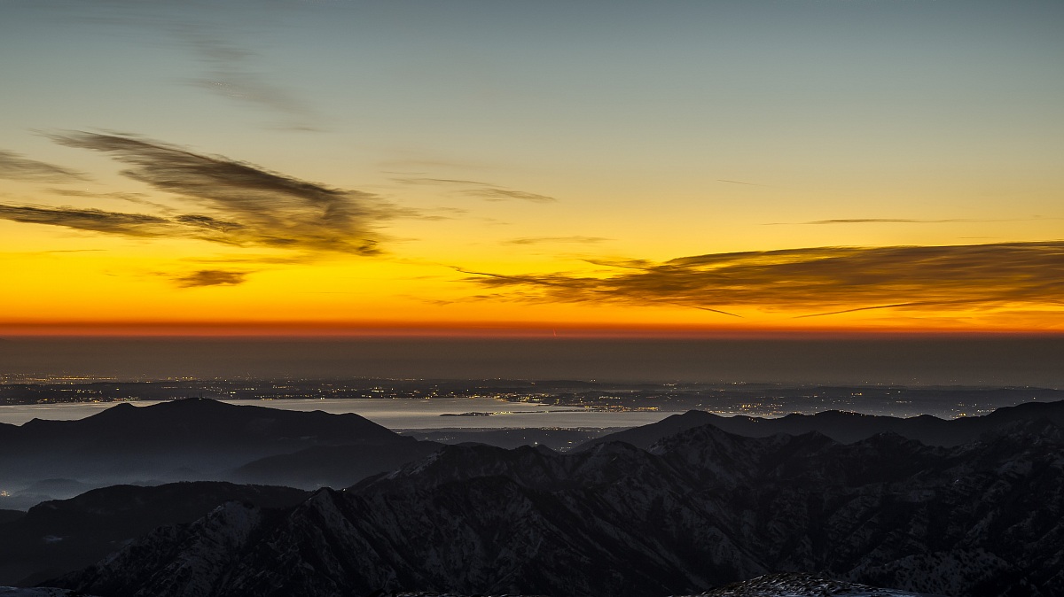i'alba dal guglielmo sul lago di garda