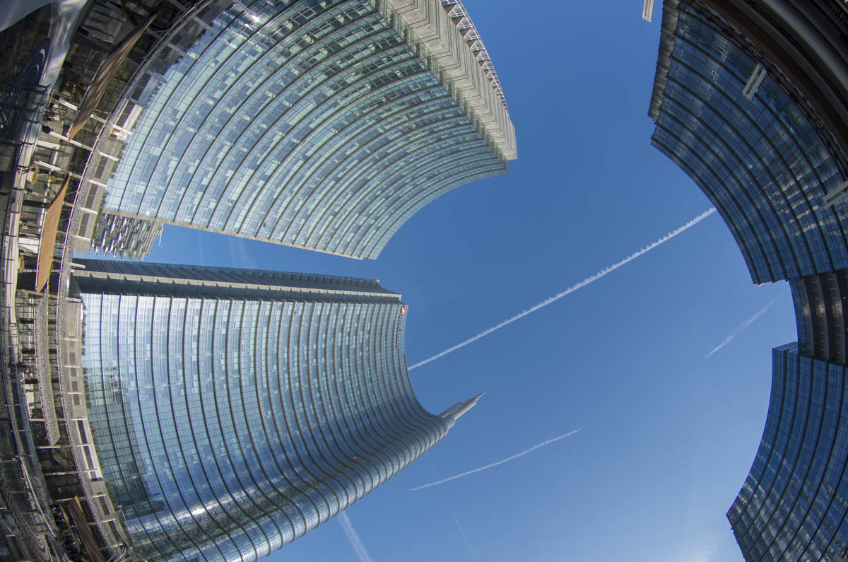 Square Gae Aulenti Milan