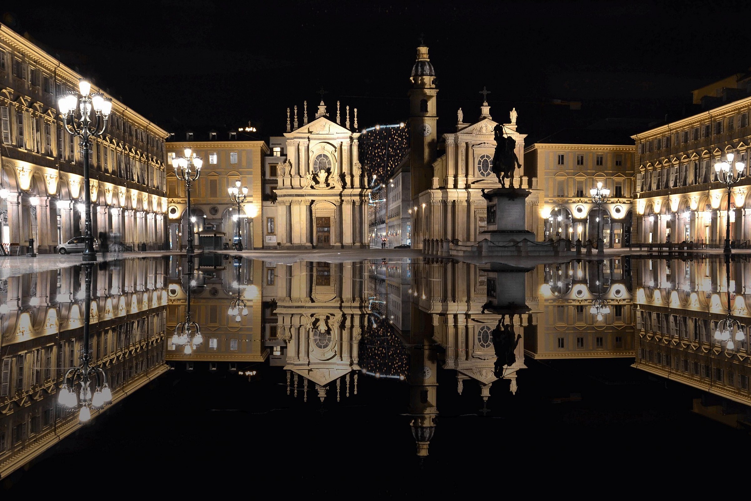 piazza san carlo in the water