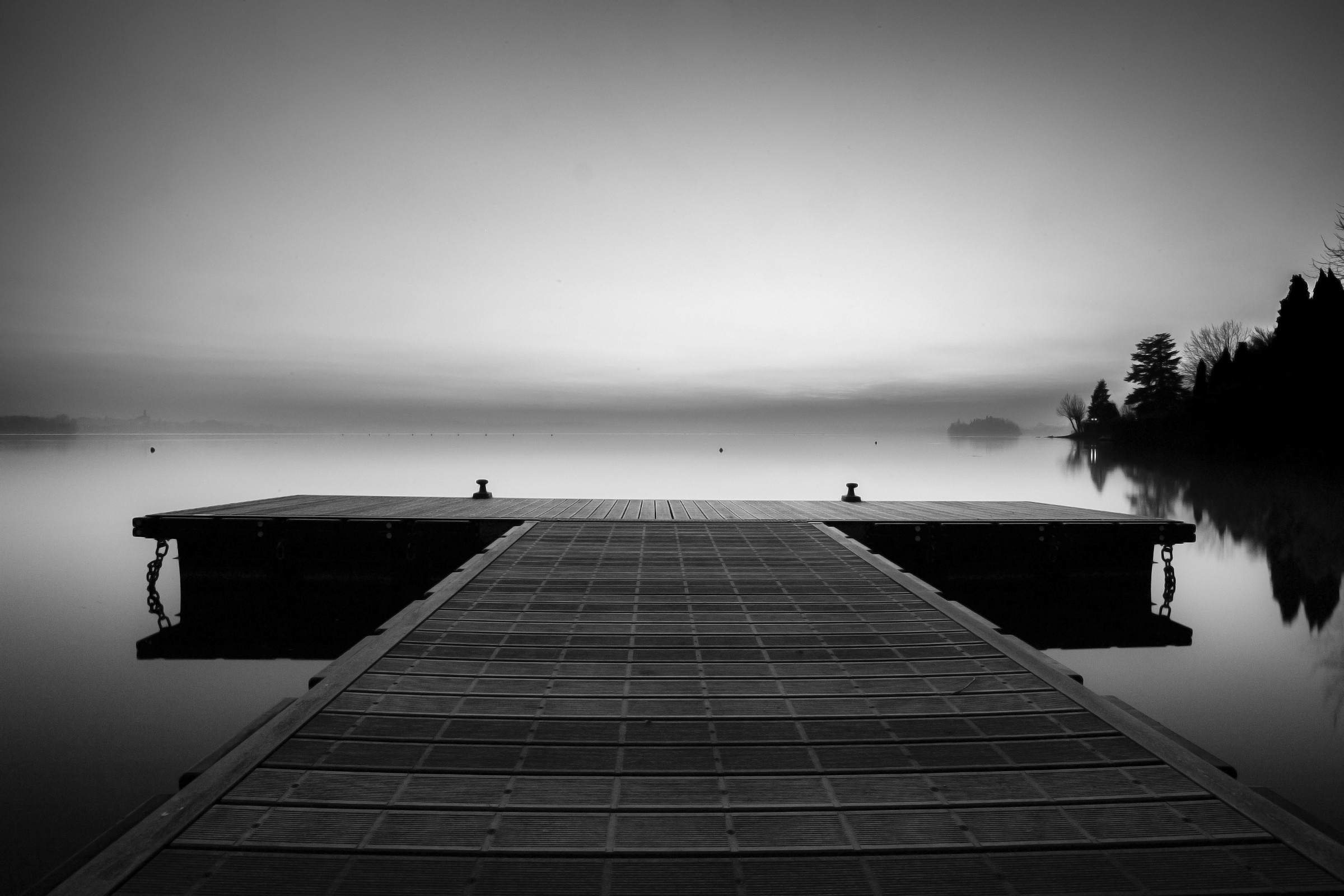 il molo sul lago