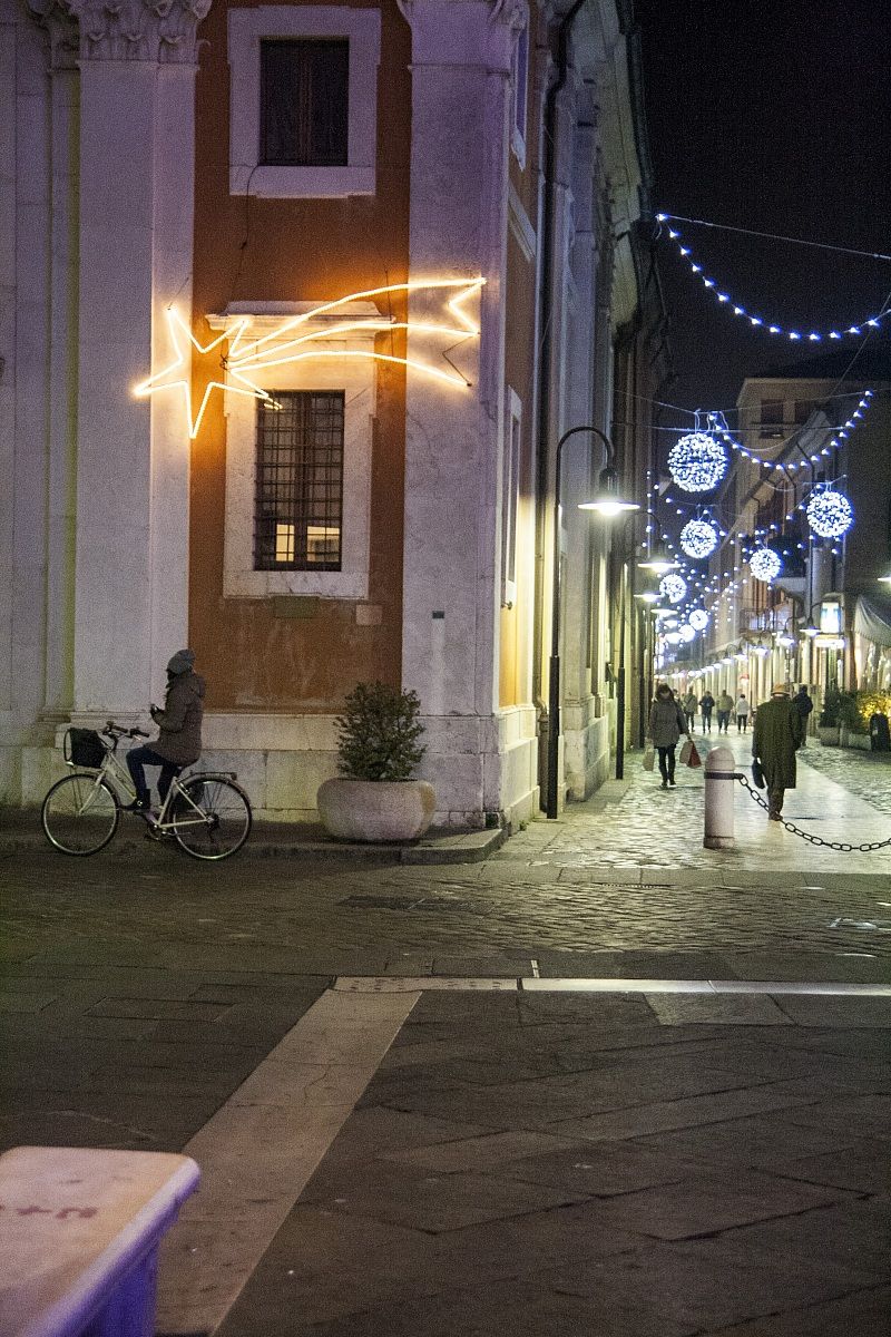 aspettando un messaggio...Ma è sopra di te.
