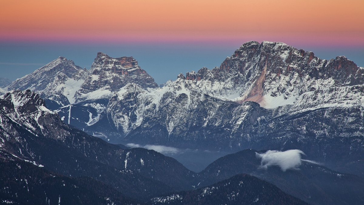 Scende la notte sulla ferita...