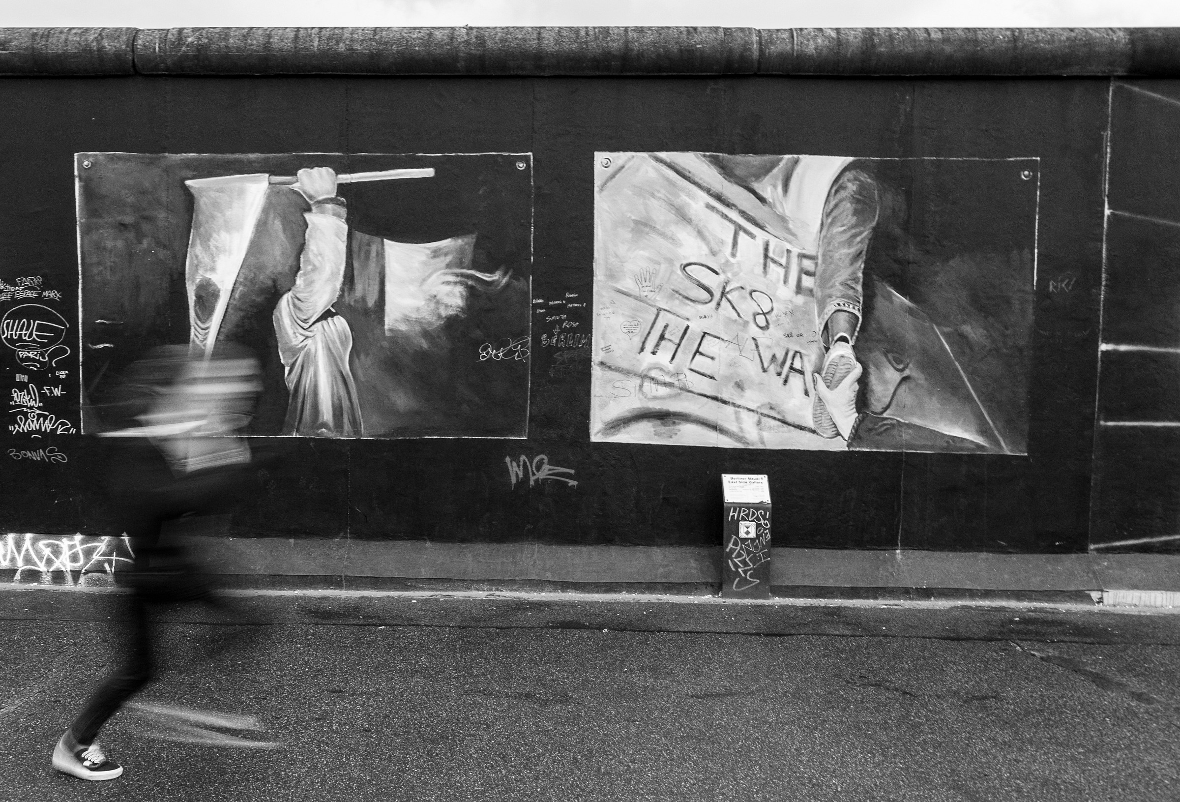 Ghost in the East Side Gallery - Berlin