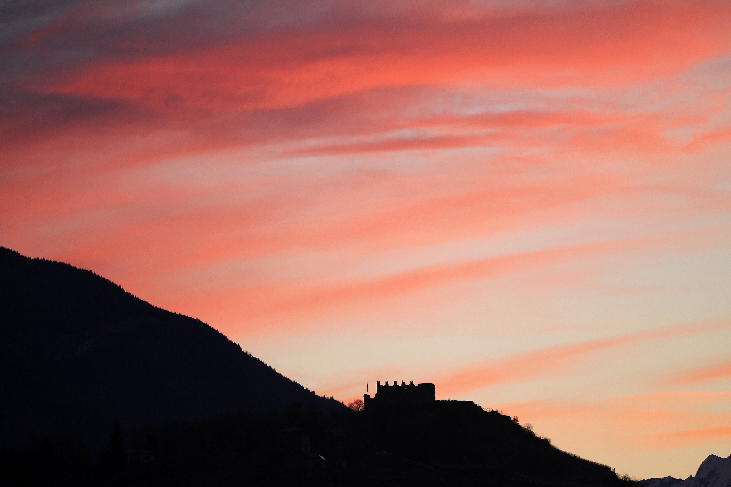 sunrise at Castel Grumello