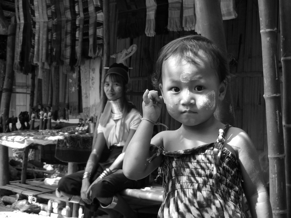 villaggio delle donne giraffa