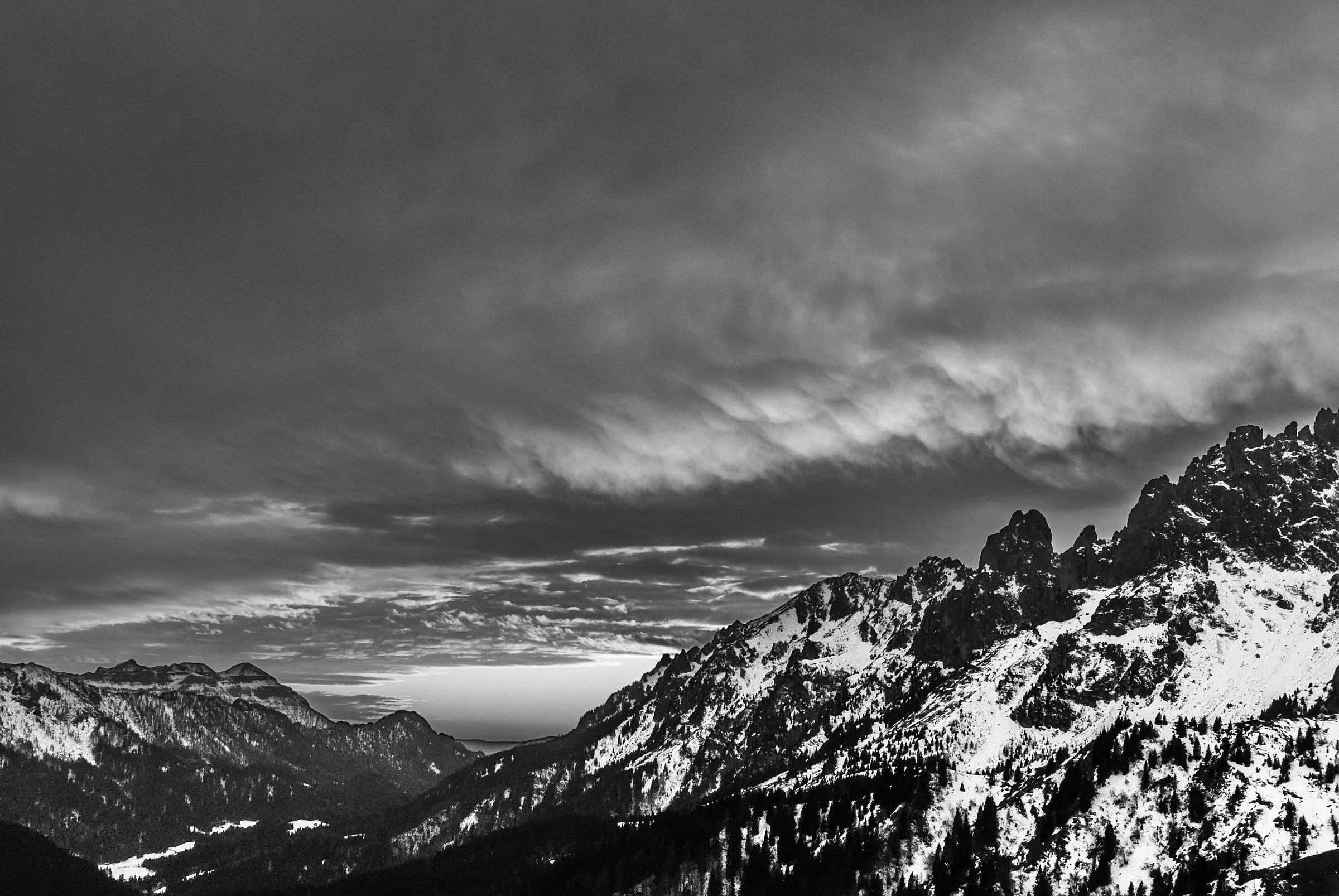 Un onda di nuvole B&N