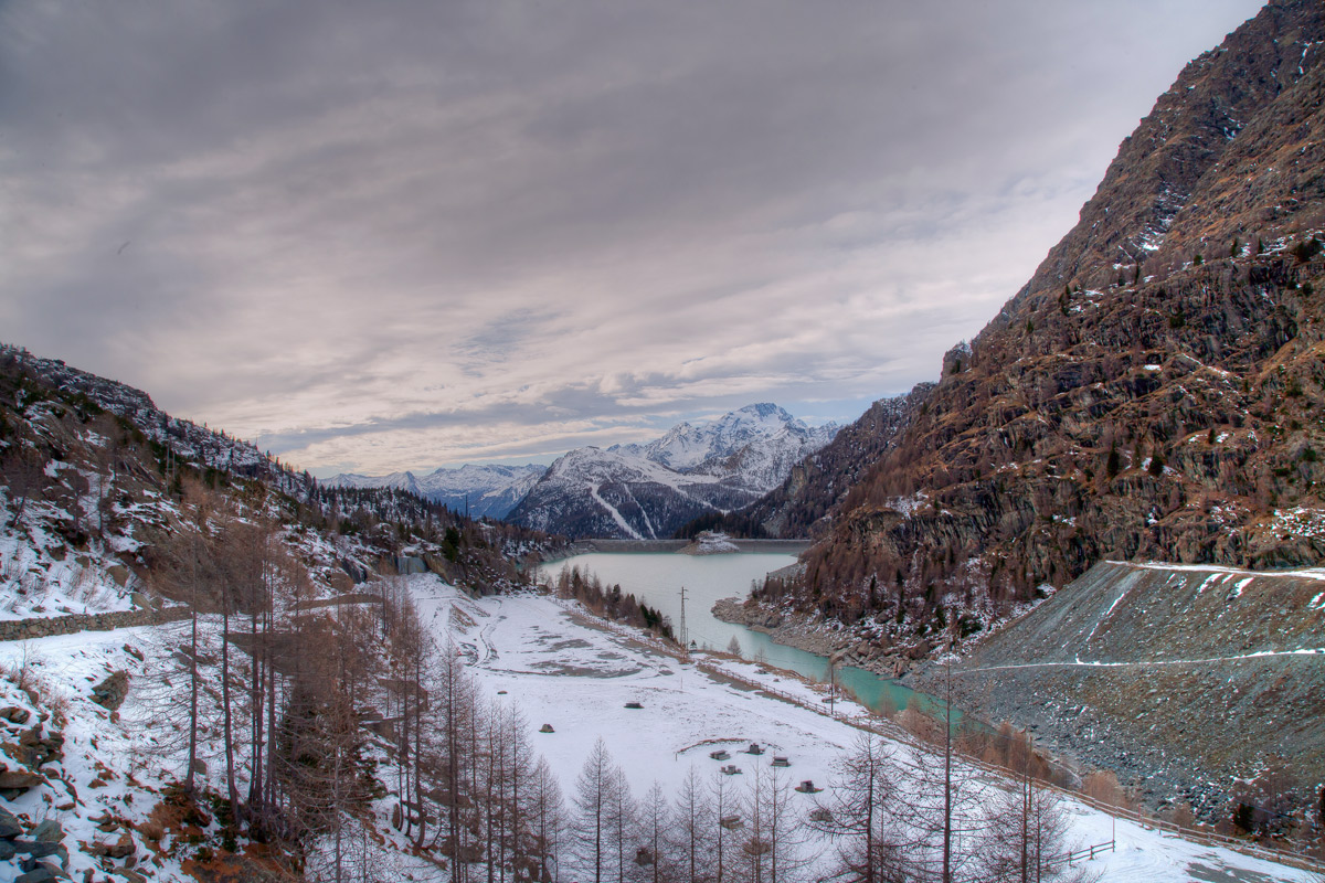An overview on the dam Near Campo Moro