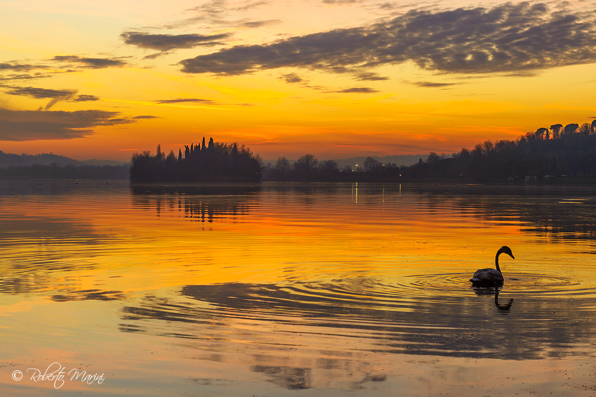 Tramonto sul lago