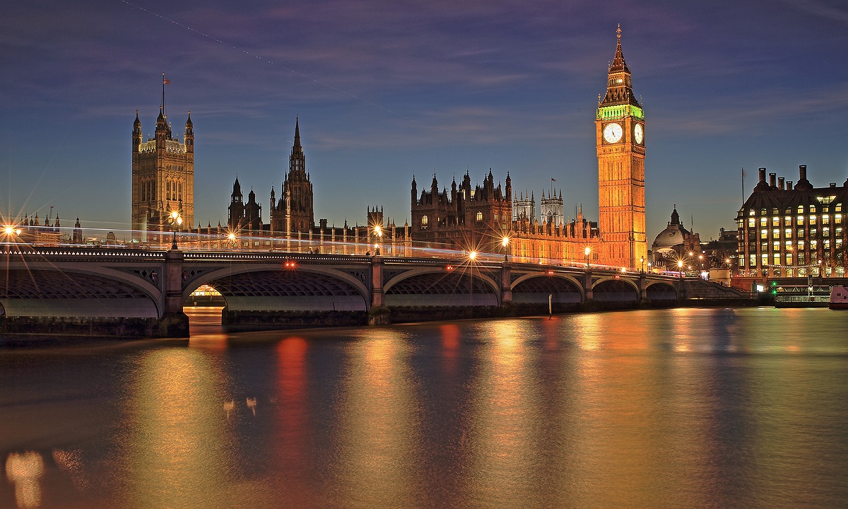 Big Ben, Westminster and Traffic Light