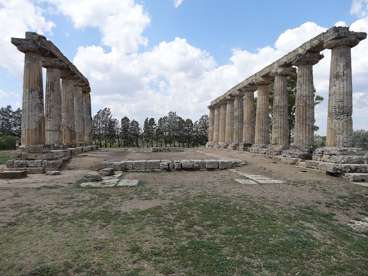 Temple of Metaponto - Front