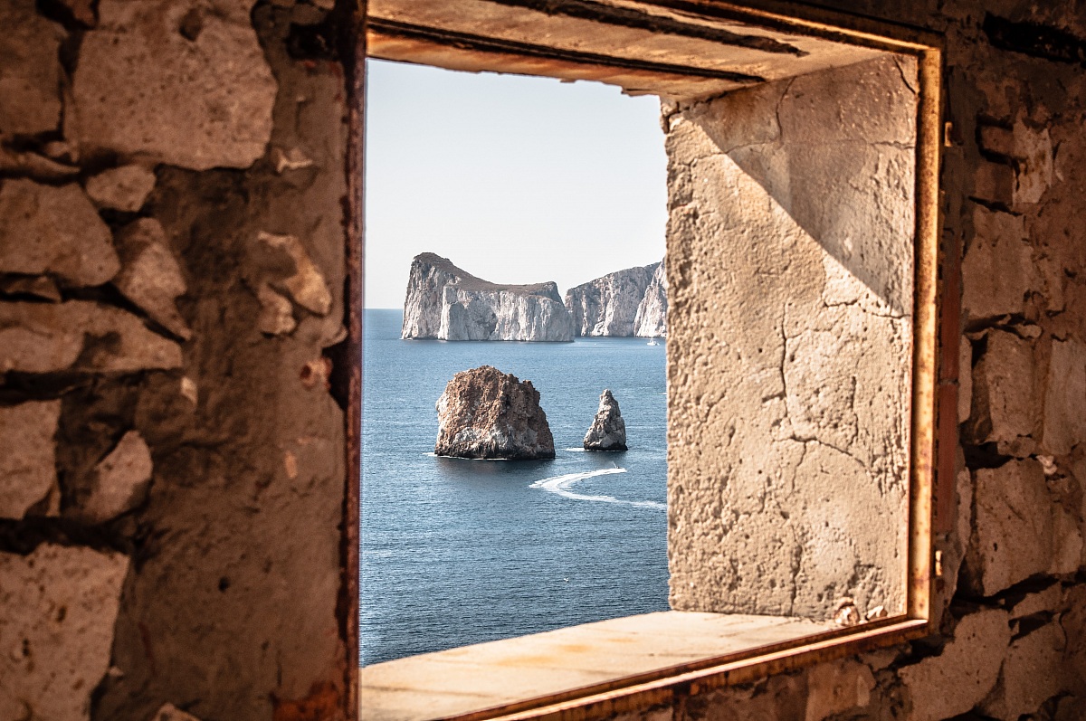 A window like many others, not so much ...