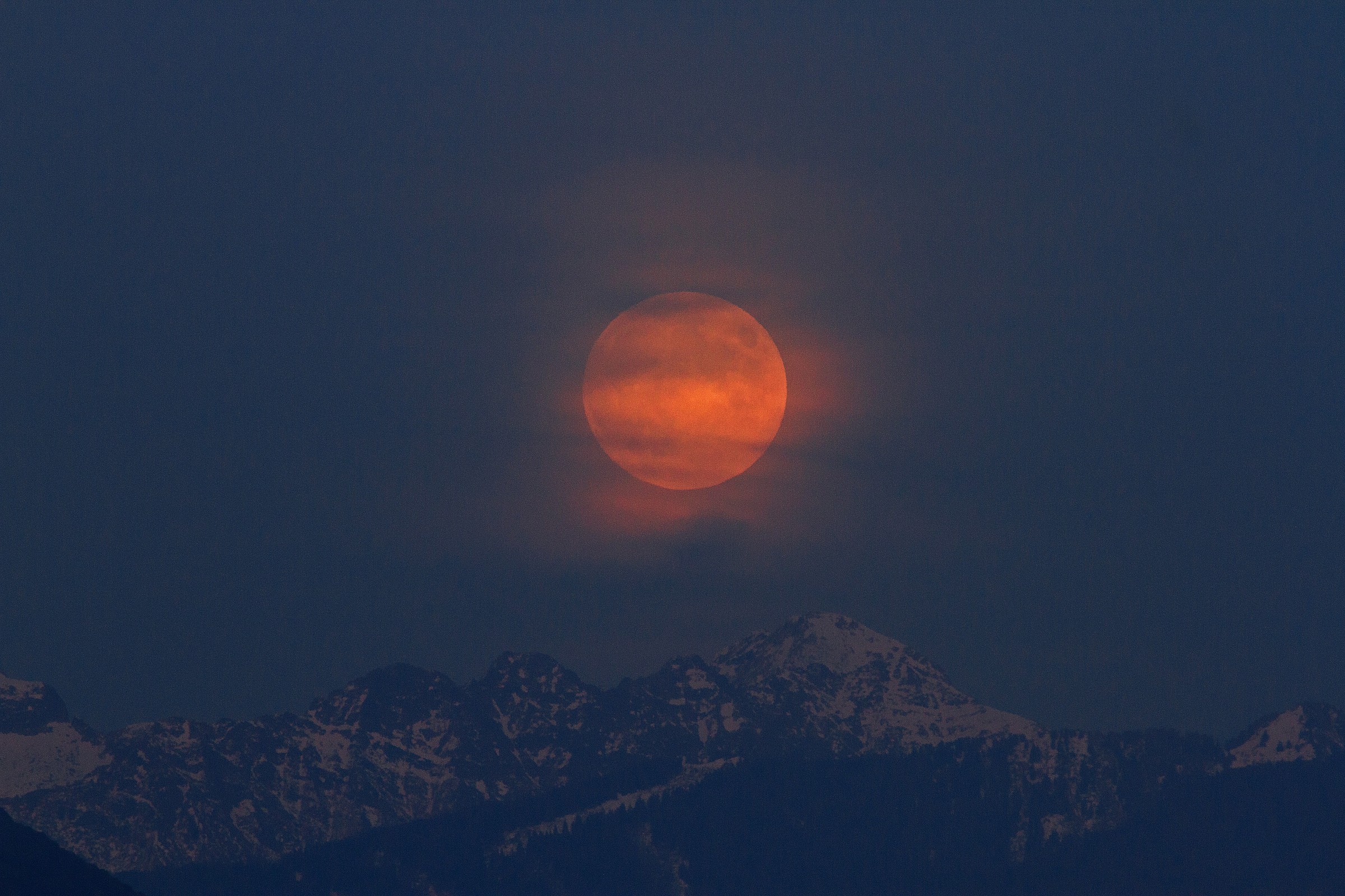 full moon losone