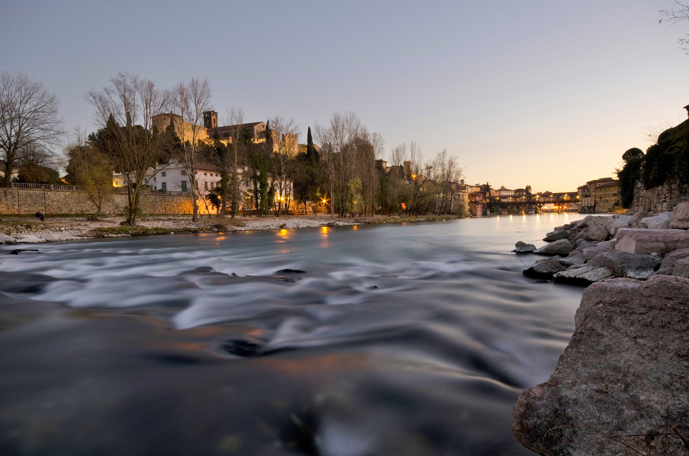 Bassano d / g - Castle and the Brenta