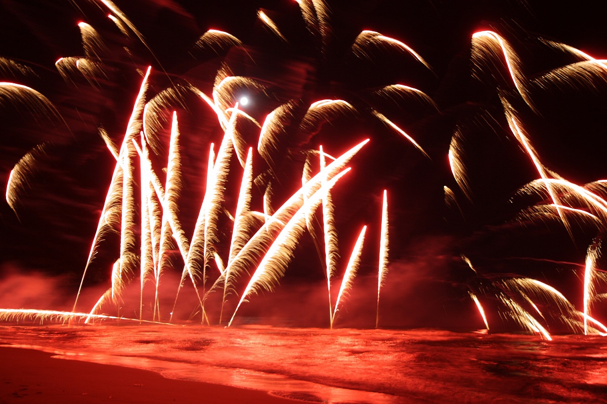 Fuochi d'artificio di fine estate a Torre Paola