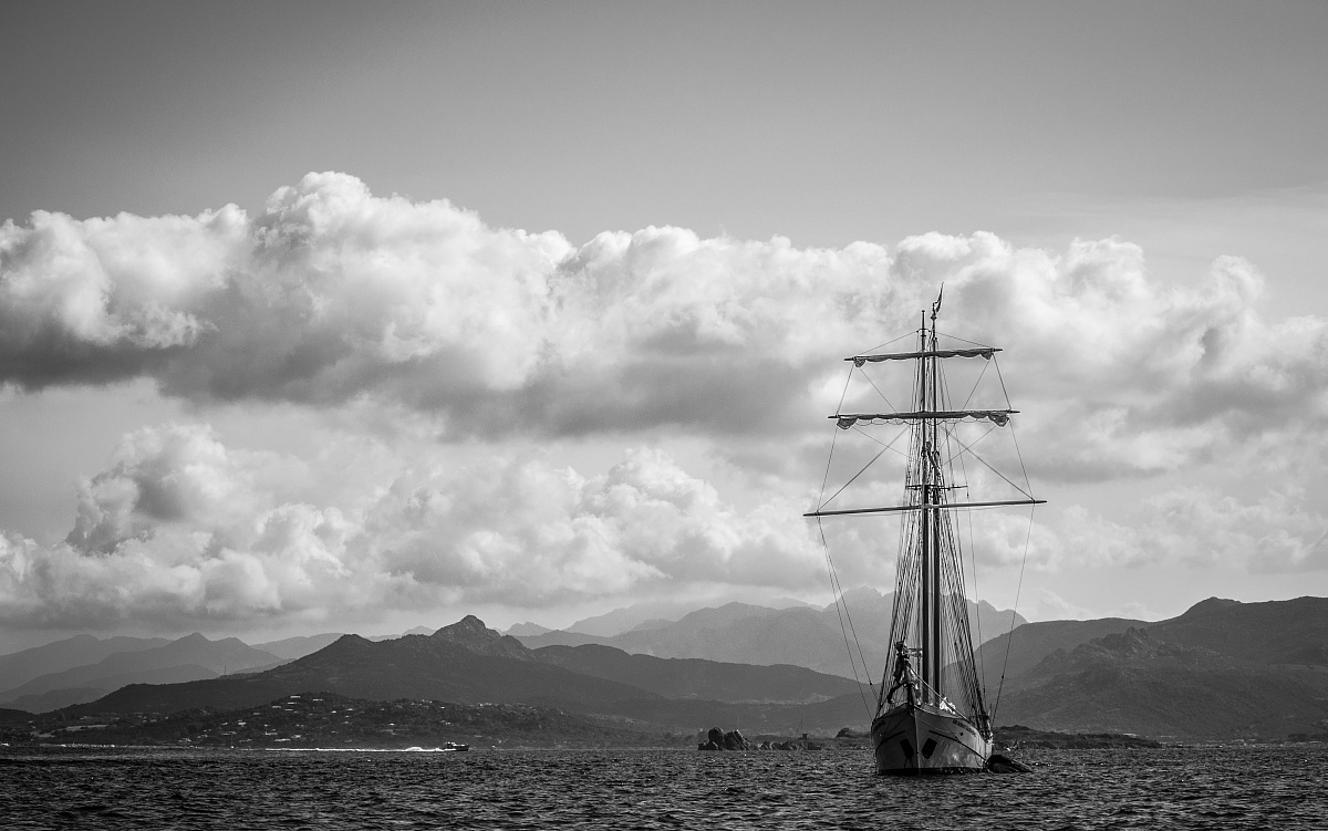 Sails of other times.