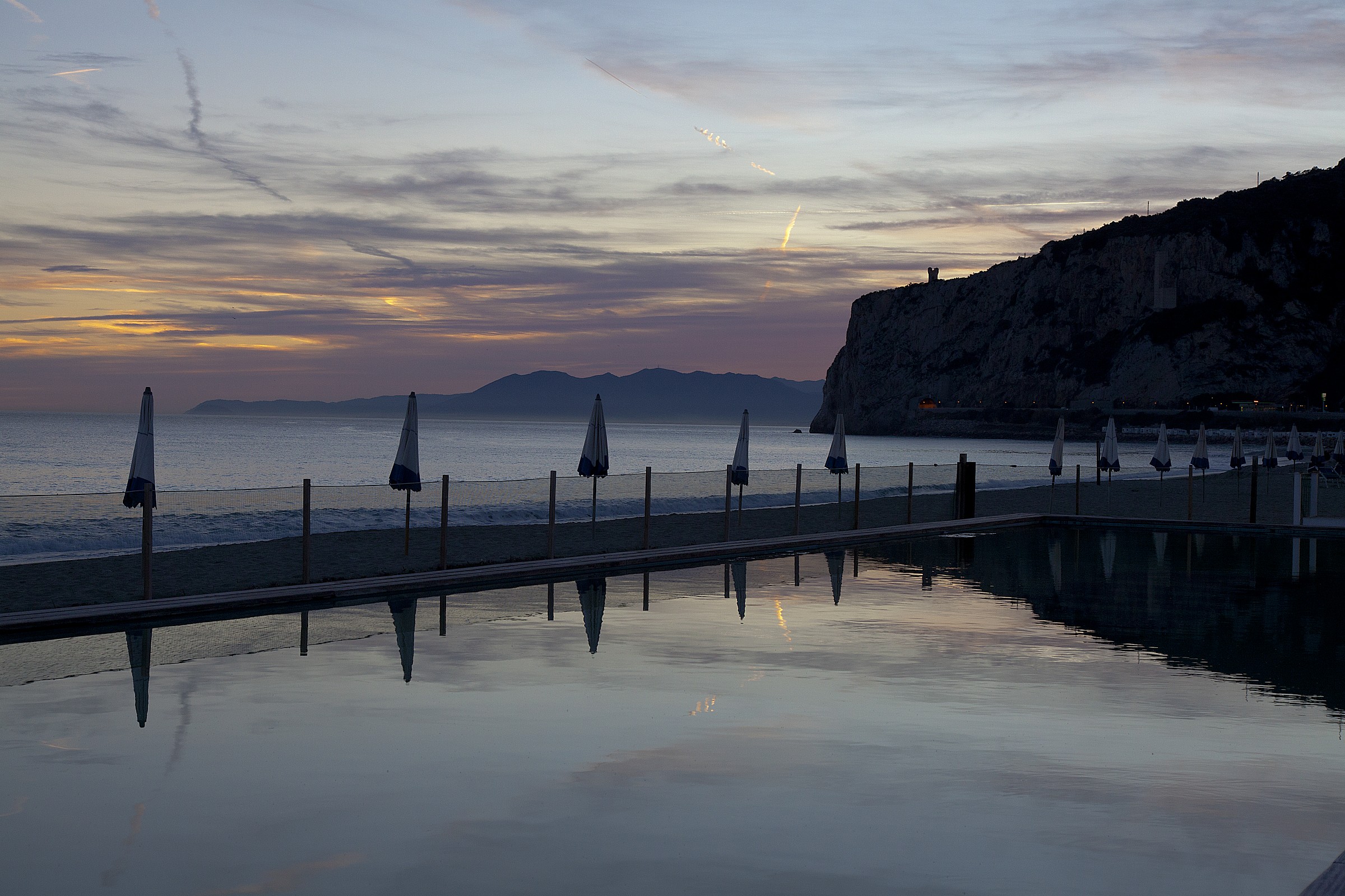 Sea and pool in winter