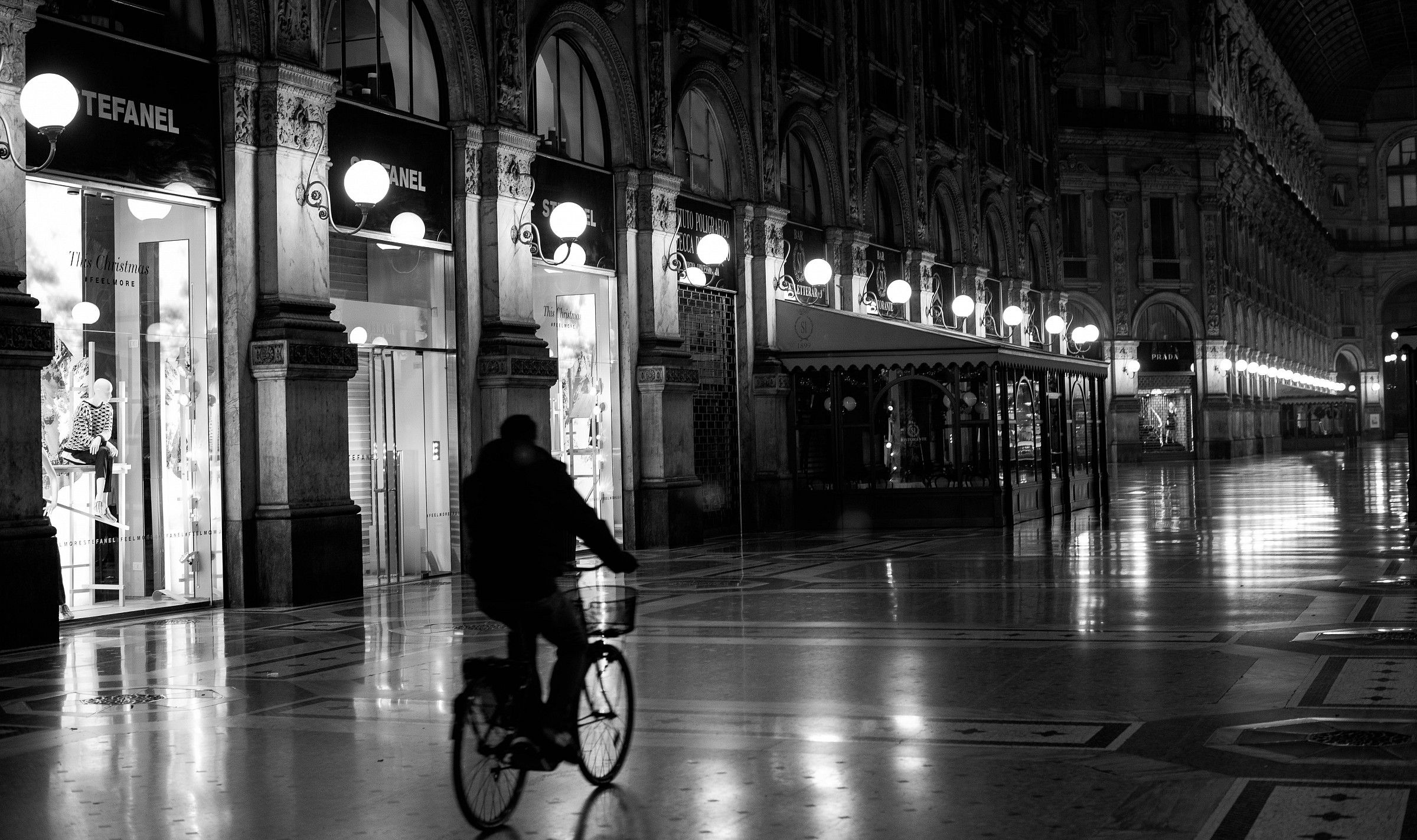 Vittorio Emanuele Gallery - 7.02am