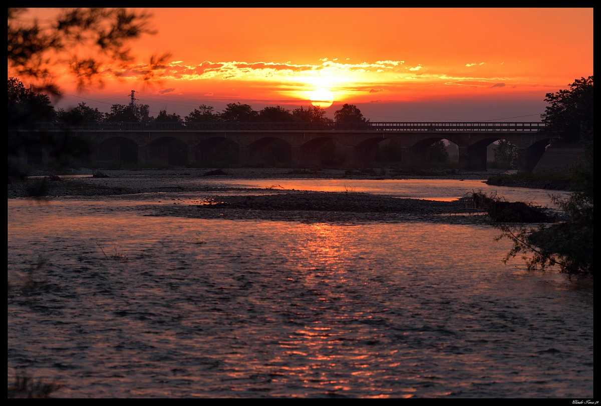 In mezzo scorre il fiume....