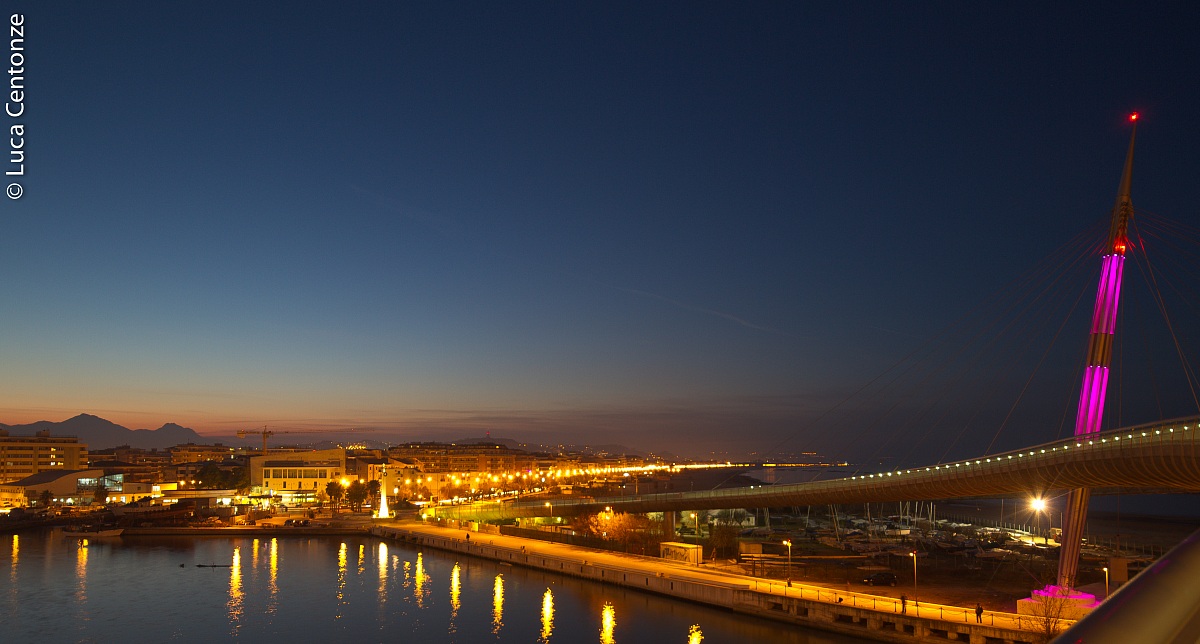 The bridge over the sea of ??Pescara (1)