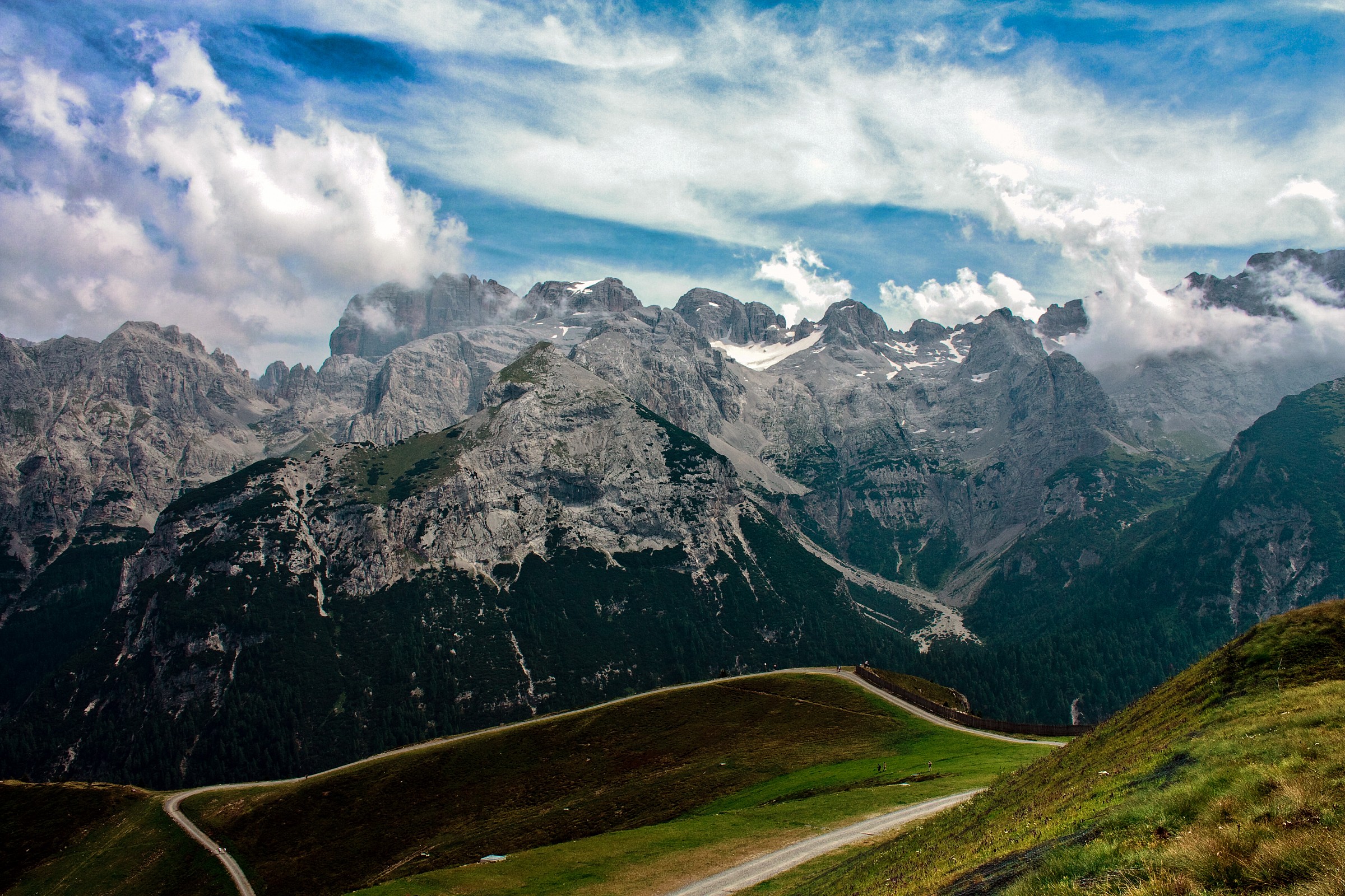 Panorama delle Dolomiti dal Doss del Sabion (2100 mt)