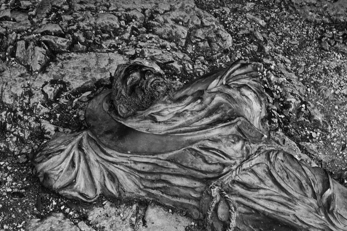 Statua in bronzo di San Francesco all'Eremo