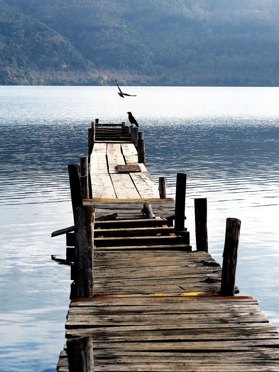 Il piccolo molo del lago Albano