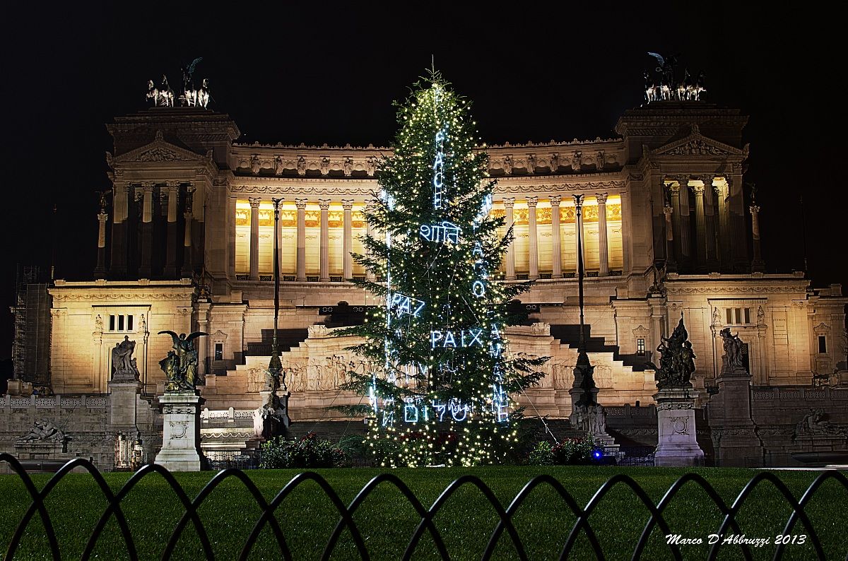 Piazza Venezia at Christmas testme2