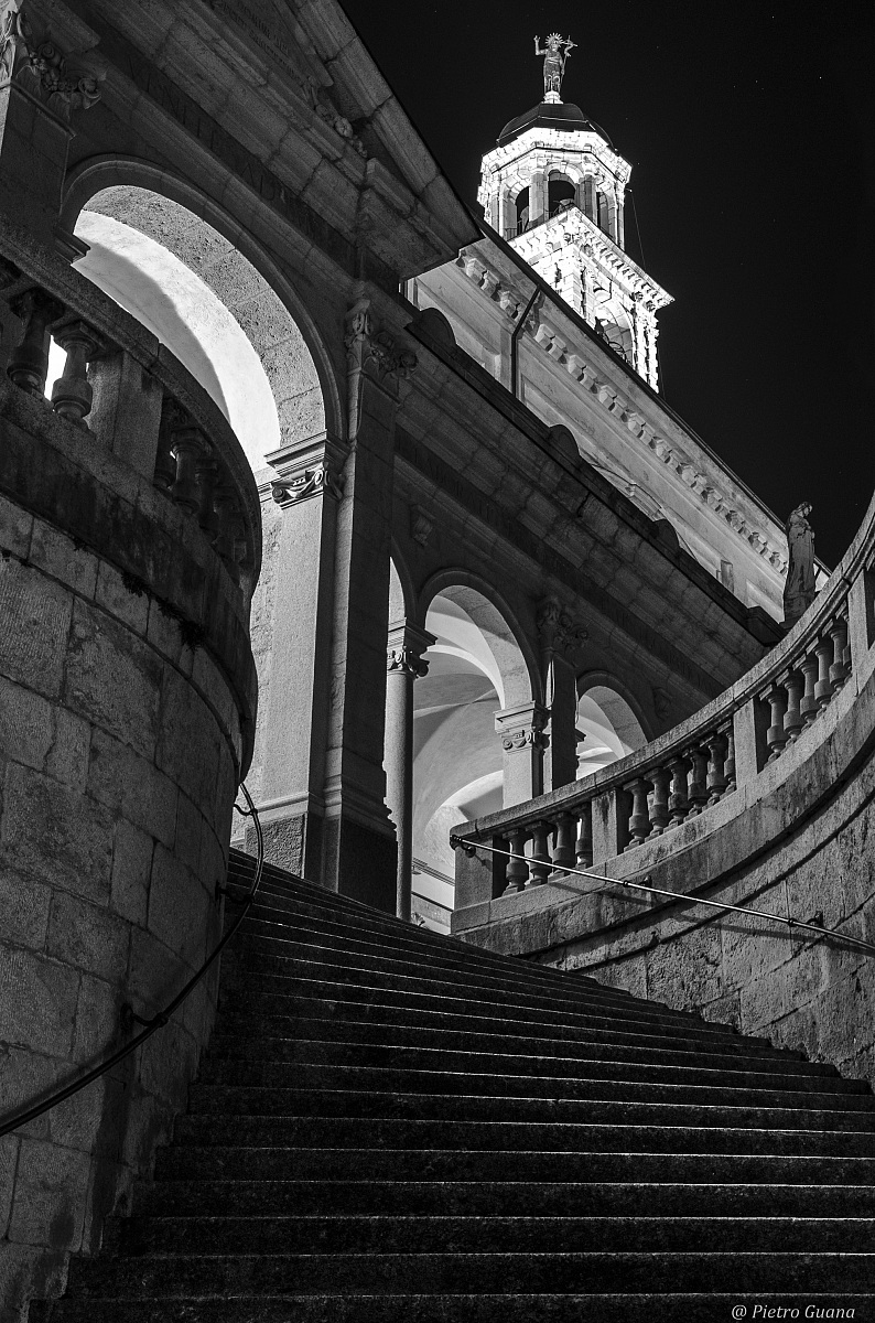basilica clusone sotto la luna