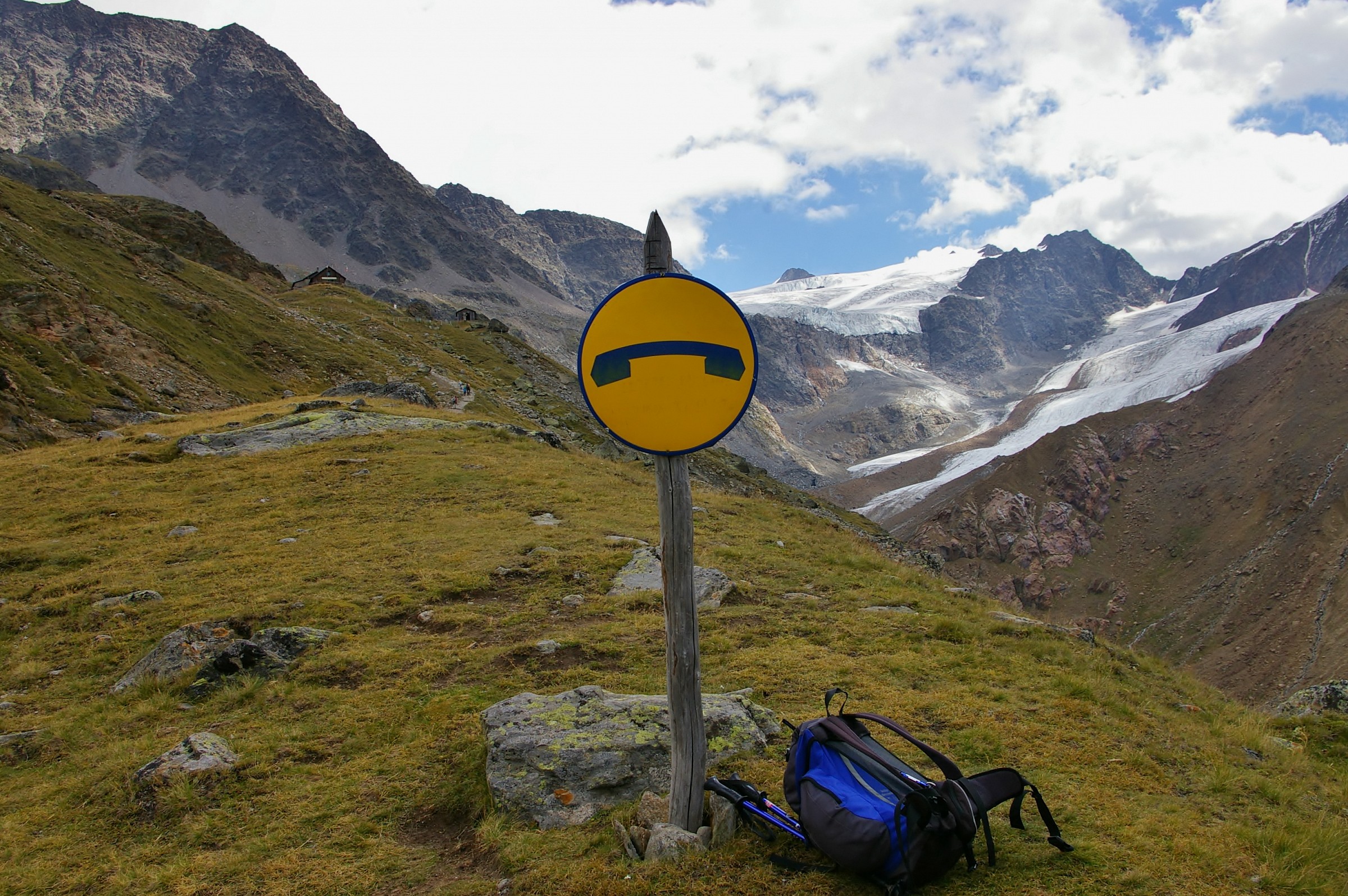 Place phone share in 2700