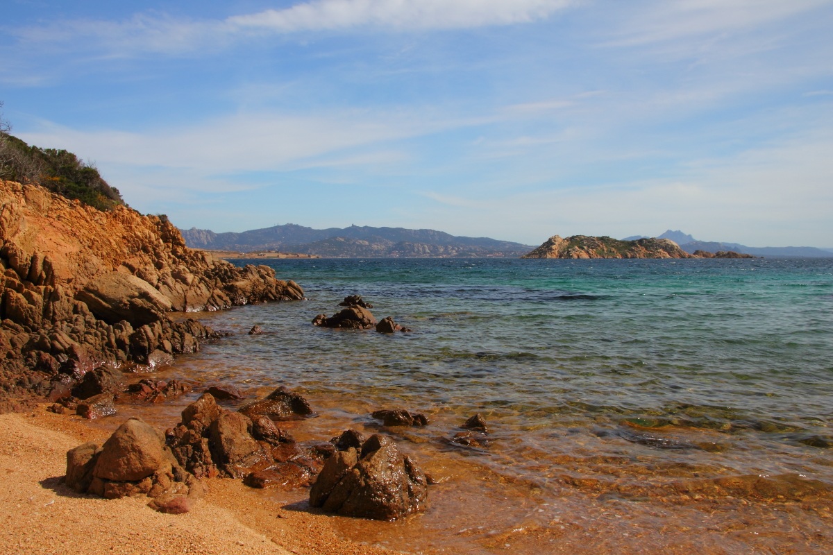 Caprera...tra rocce,sabbia e mare