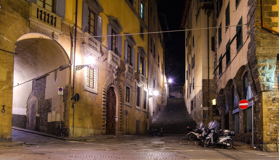 Piazza Santa Maria Sopr'Arno - Florence