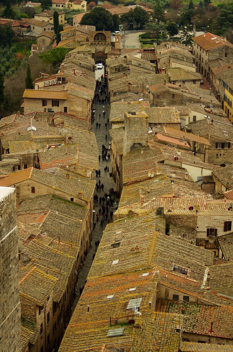S Gimignano's main street