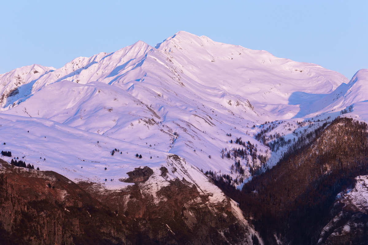 Ancora tramonto sul Menna, la luce si tinge di viola...